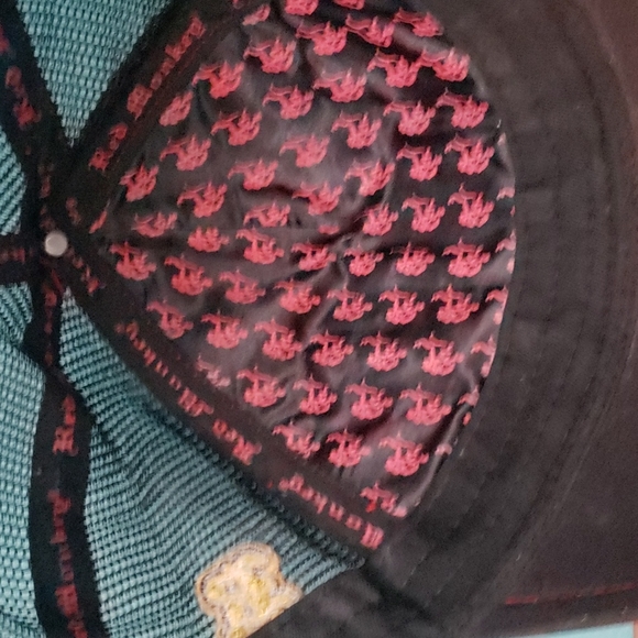 Red Monkey cap - Picture 4 of 4